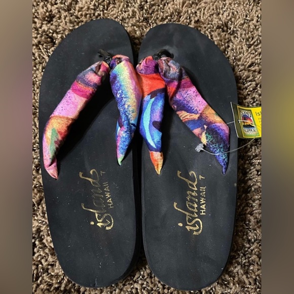Island Slipper Flip Flops - Picture 1 of 4
